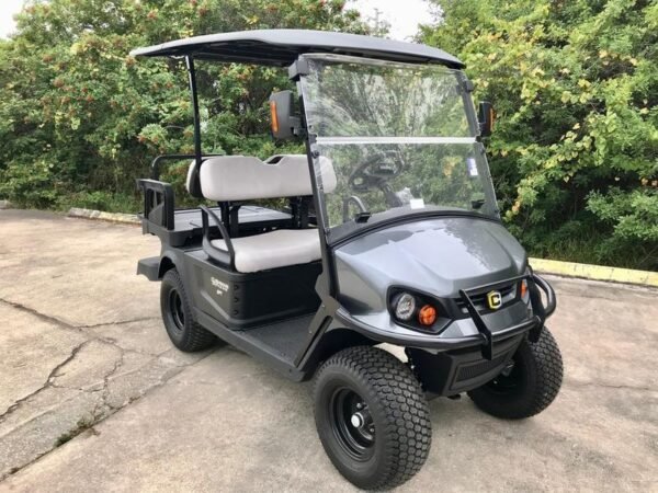 Front view of 2024 Cushman Shuttle 2+2 Gas at Belle Meade Country Club in Nashville, Tennessee.