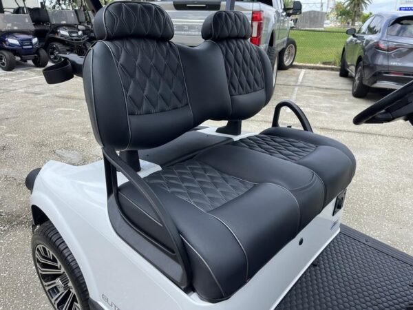 Front view of 2024 E-Z-GO Freedom RXV ELiTE Lithium Bright White in Phoenix Arizona