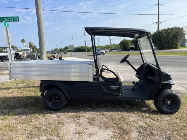 Perfil lateral del Cushman Hauler XL ELiTE Lithium Electric 2025 en Pinehurst, Carolina del Norte