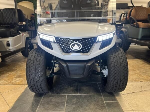 Carrello da golf Evolution D-Max GT4 White del 2025 con posti a sedere per quattro passeggeri disponibile in Alabama con consegna all'esportazione e in tutto il paese