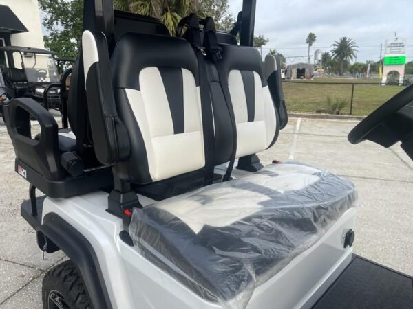 Side view of 2025 Evolution D5 Maverick 2+2 golf cart