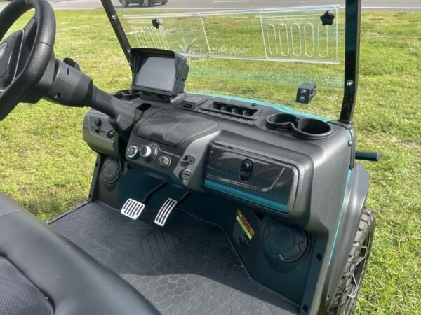 Dashboard and steering of 2025 Evolution D5-Maverick 4 golf cart