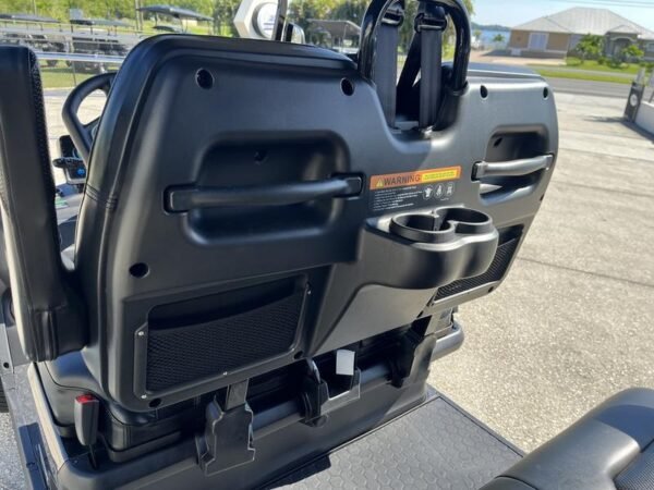 Carrinho de golfe Evolution D5-Ranger 4 Black 2025 com capacidade para quatro passageiros, disponível na Geórgia para exportação e entrega.