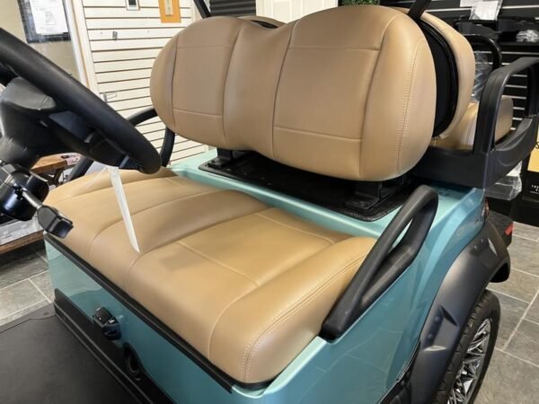 Premium-4-Sitzer-Ausstattung im 2025 Club Car Onward Lifted HP Lithium Golfwagen in Charlotte, North Carolina