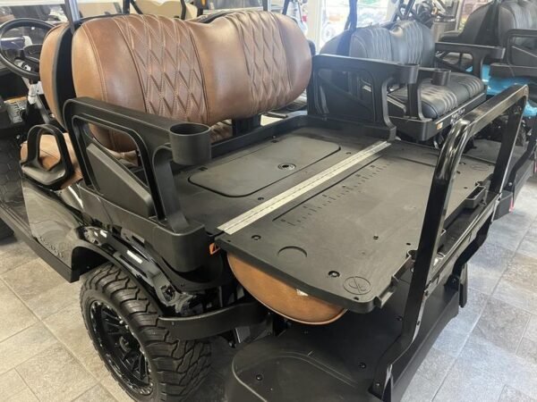 Kit omologato per la strada su EZ-GO Express 4 ELiTE Lithium Lifted Black del 2025 a Chicago, Illinois