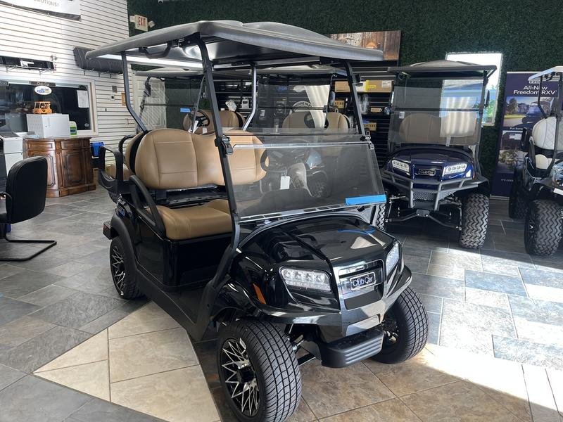 新款 Club Car Onward 六座高尔夫球车