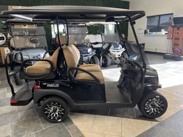 Quatre places assises de luxe à bord du Club Car Onward XR Lithium 2026