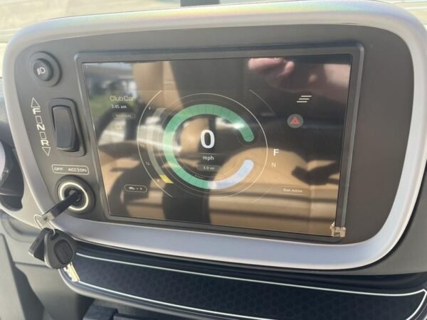 Specchietti retrovisori e luci omologati per la circolazione su Club Car Onward Lifted 2026 da 6 passeggeri con motore al litio, Tennessee