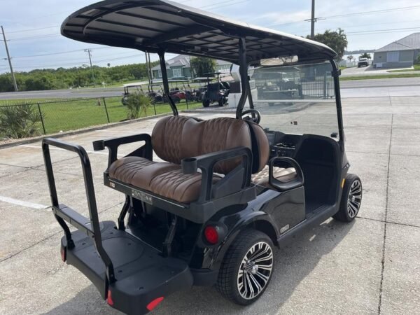 Front view of 2026 E-Z-GO Freedom RXV ELiTE Lithium Black golf cart in Dallas Texas