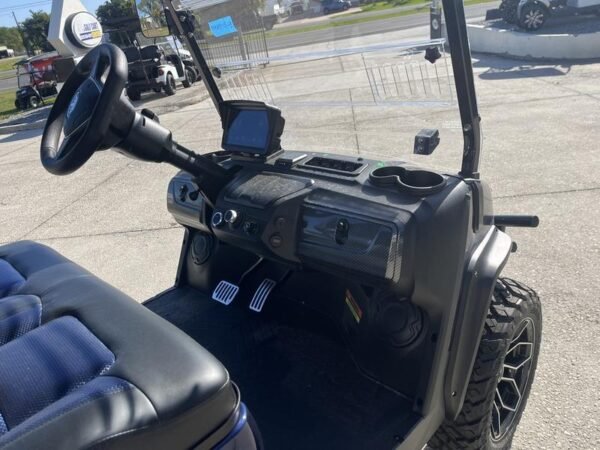 Rear design of 2025 Evolution D5-Maverick 2+2 golf cart