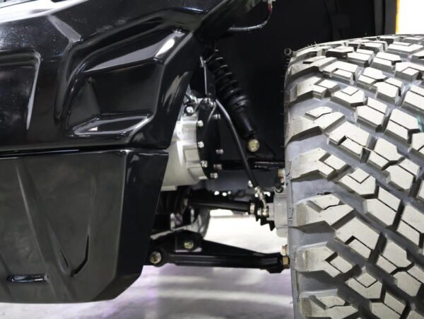 Evolution D-MAX XT4 suspension and all-terrain tire