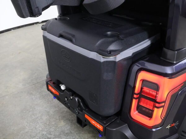 Evolution D-MAX XT4 LED taillight and rear cooler