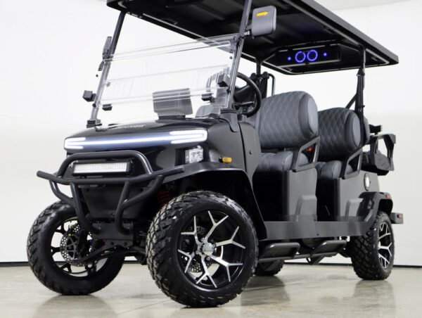 Denago EV Rover XL6 Golfwagen, Baujahr 2026, schwarz, Dreiviertelansicht von vorn