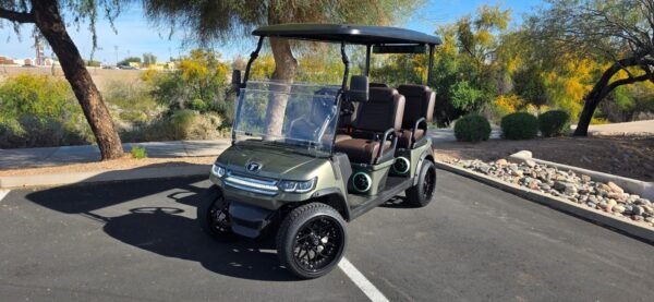 Front view of the Evolution D5 Ranger 4 with folding windshield