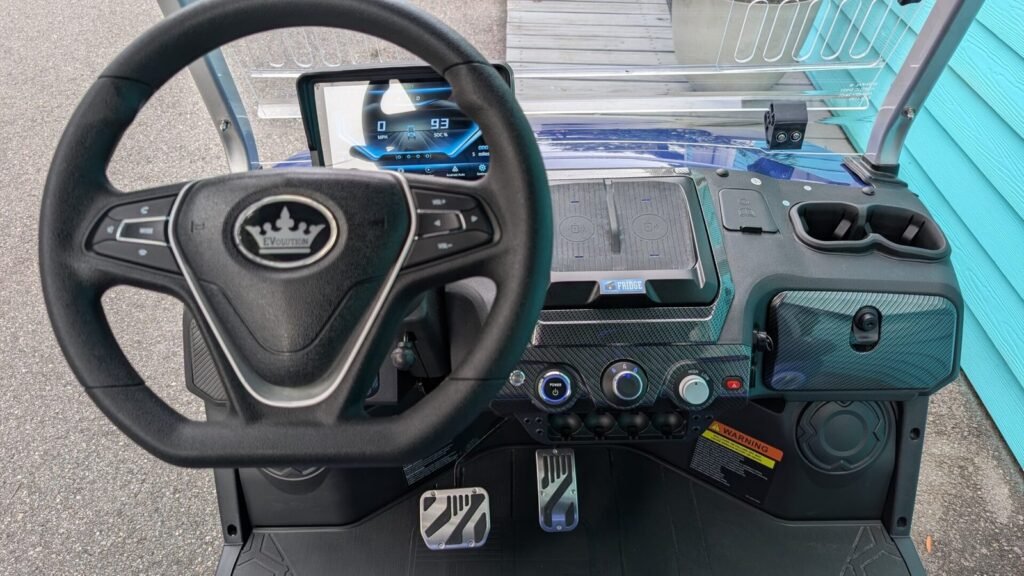 Steering wheel and dashboard of an Evolution D-Max GT4